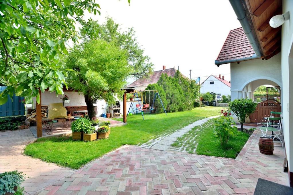 Levendula Vendeghaz Lovas Villa Buitenkant foto